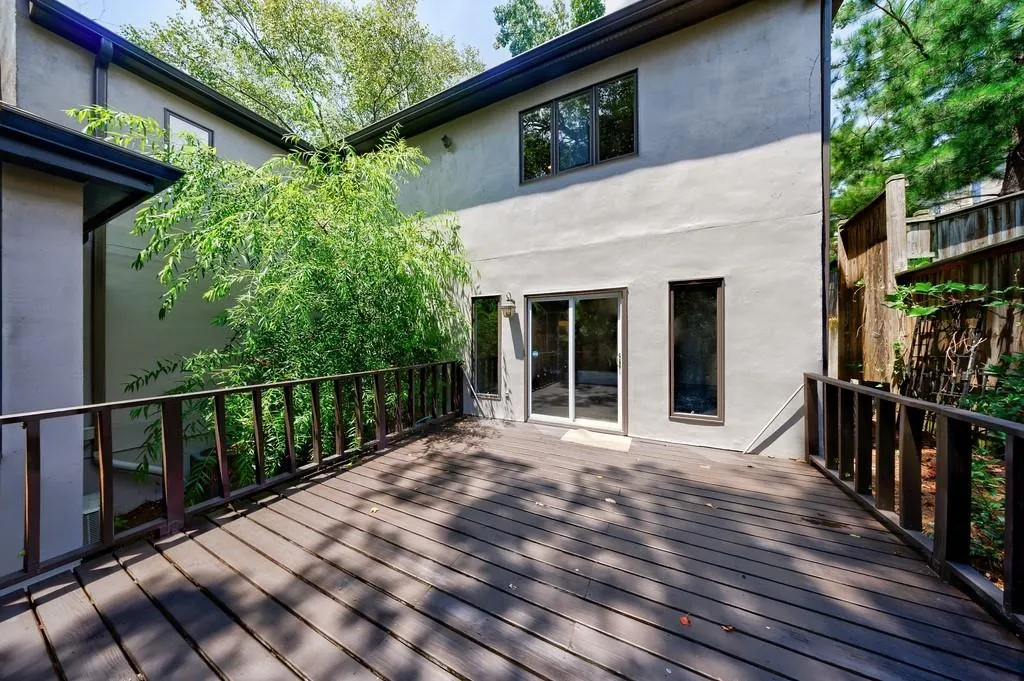 3491 Roswell Road Ne Unit E, Atlanta, Georgia 30305, 2 Bedrooms Bedrooms, ,2 BathroomsBathrooms,Residential,For Sale,3491 Roswell Road Ne Unit E,7625302