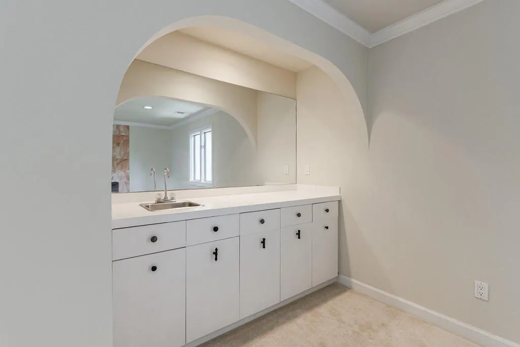 3491 Roswell Road Ne Unit E, Atlanta, Georgia 30305, 2 Bedrooms Bedrooms, ,2 BathroomsBathrooms,Residential,For Sale,3491 Roswell Road Ne Unit E,7625302