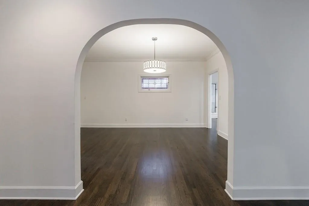 3491 Roswell Road Ne Unit E, Atlanta, Georgia 30305, 2 Bedrooms Bedrooms, ,2 BathroomsBathrooms,Residential,For Sale,3491 Roswell Road Ne Unit E,7625302
