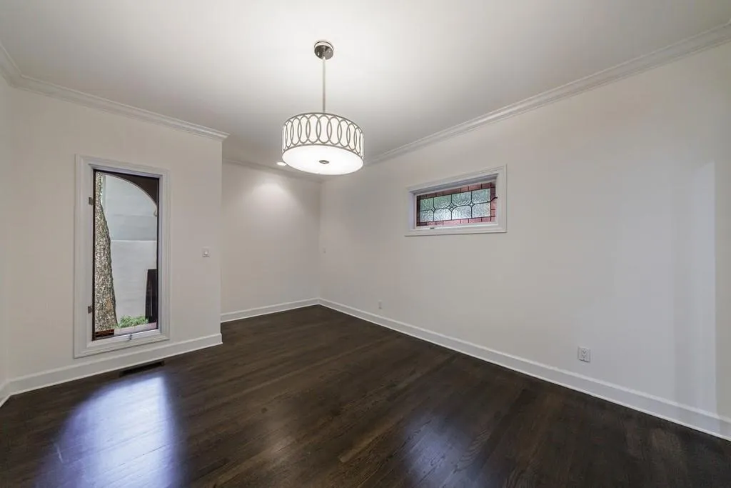 3491 Roswell Road Ne Unit E, Atlanta, Georgia 30305, 2 Bedrooms Bedrooms, ,2 BathroomsBathrooms,Residential,For Sale,3491 Roswell Road Ne Unit E,7625302
