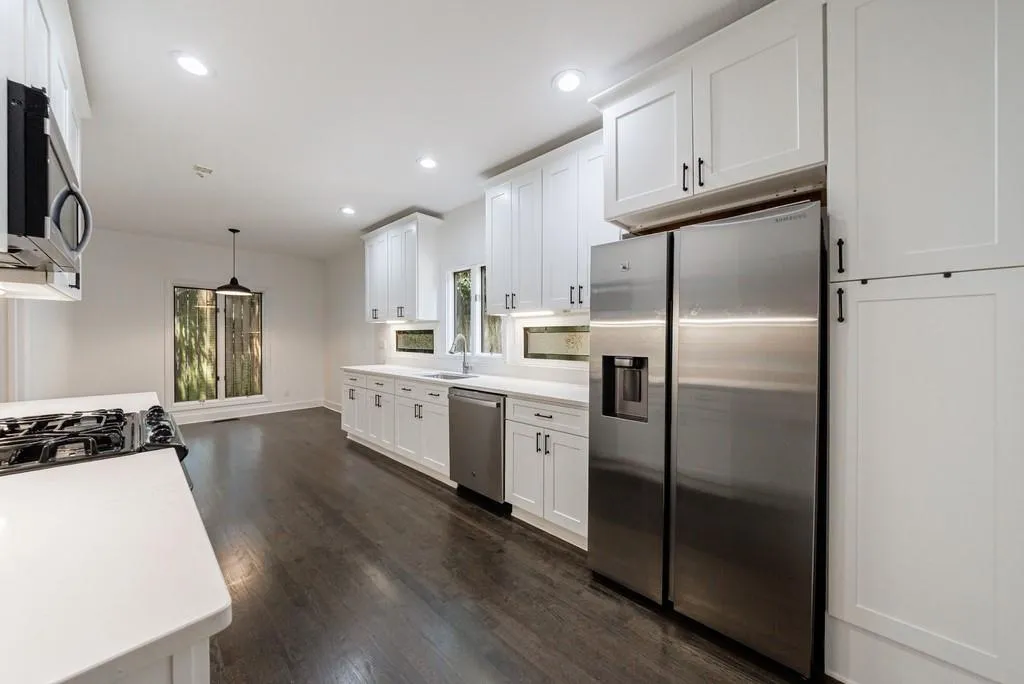 3491 Roswell Road Ne Unit E, Atlanta, Georgia 30305, 2 Bedrooms Bedrooms, ,2 BathroomsBathrooms,Residential,For Sale,3491 Roswell Road Ne Unit E,7625302