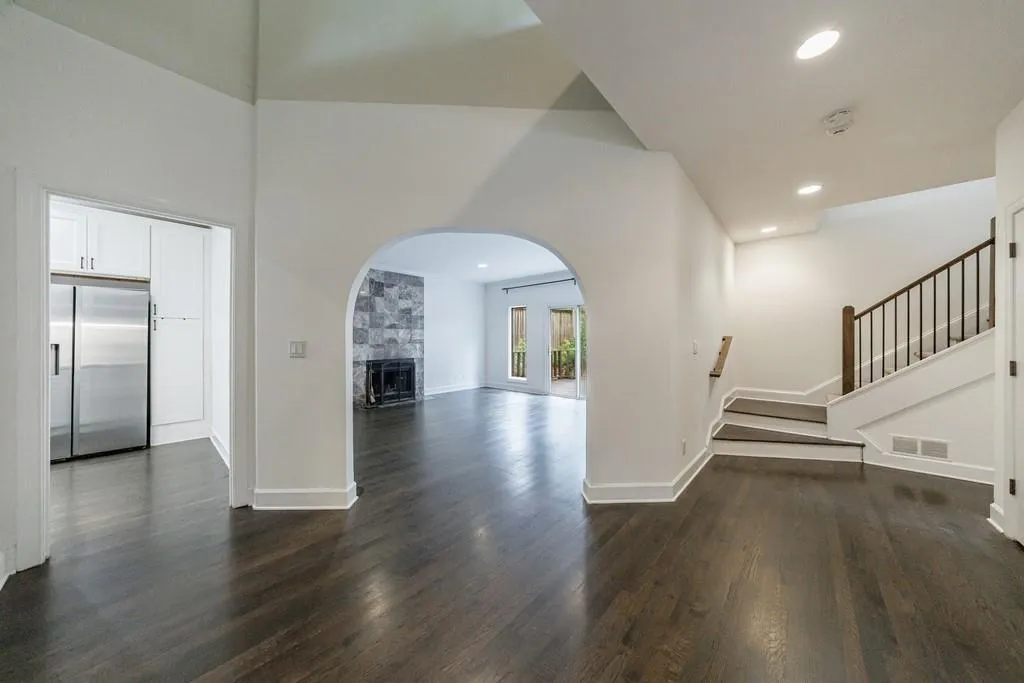 3491 Roswell Road Ne Unit E, Atlanta, Georgia 30305, 2 Bedrooms Bedrooms, ,2 BathroomsBathrooms,Residential,For Sale,3491 Roswell Road Ne Unit E,7625302