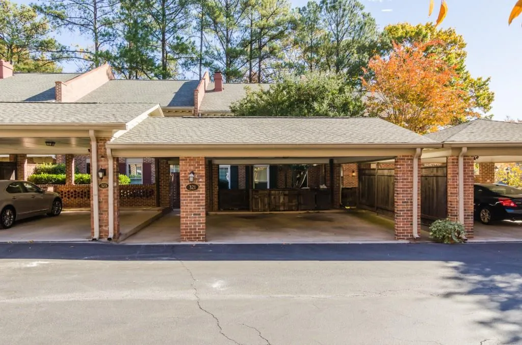 321 The Chace Unit 321, Atlanta, Georgia 30328, 3 Bedrooms Bedrooms, ,2 BathroomsBathrooms,Residential,Sold,321 The Chace Unit 321,5776102