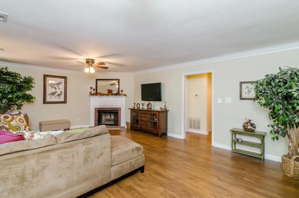 321 The Chace Unit 321, Atlanta, Georgia 30328, 3 Bedrooms Bedrooms, ,2 BathroomsBathrooms,Residential,Sold,321 The Chace Unit 321,5776102