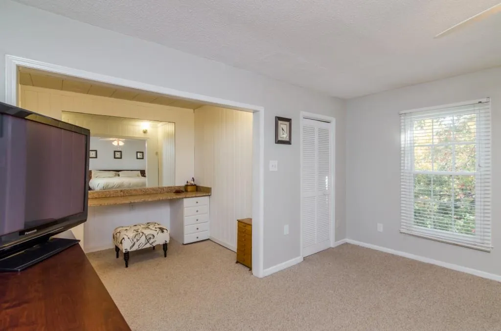 321 The Chace Unit 321, Atlanta, Georgia 30328, 3 Bedrooms Bedrooms, ,2 BathroomsBathrooms,Residential,Sold,321 The Chace Unit 321,5776102