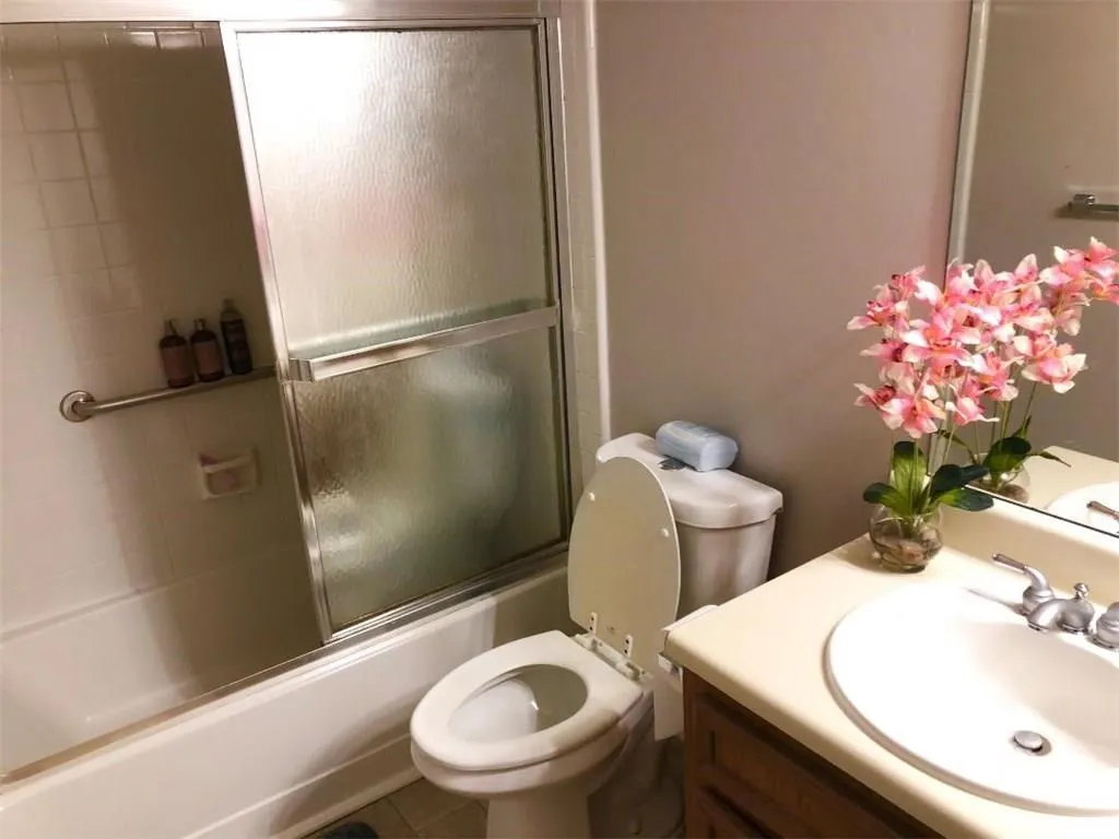 402 Gettysburg Place Unit 402, Sandy Springs, Georgia 30350, 2 Bedrooms Bedrooms, ,2 BathroomsBathrooms,Residential,Sold,402 Gettysburg Place Unit 402,6000342