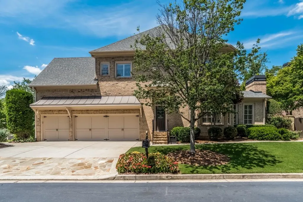 500 Glengate Cove, Sandy Springs, Georgia 30328, 5 Bedrooms Bedrooms, ,4 BathroomsBathrooms,Residential,Sold,500 Glengate Cove,5860316