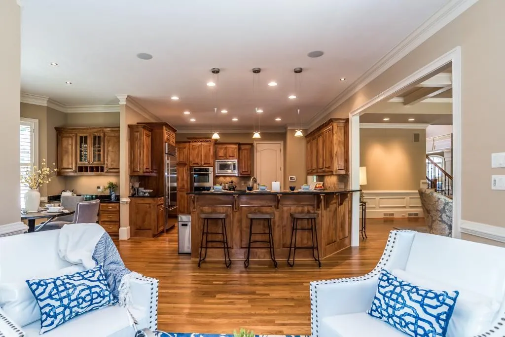 500 Glengate Cove, Sandy Springs, Georgia 30328, 5 Bedrooms Bedrooms, ,4 BathroomsBathrooms,Residential,Sold,500 Glengate Cove,5860316