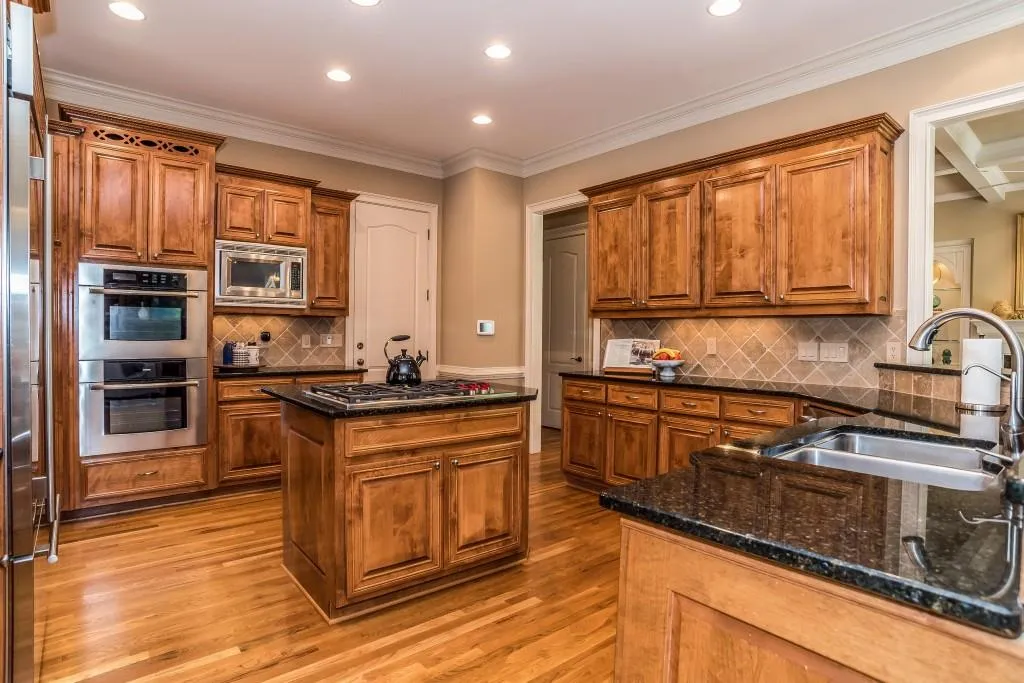 500 Glengate Cove, Sandy Springs, Georgia 30328, 5 Bedrooms Bedrooms, ,4 BathroomsBathrooms,Residential,Sold,500 Glengate Cove,5860316