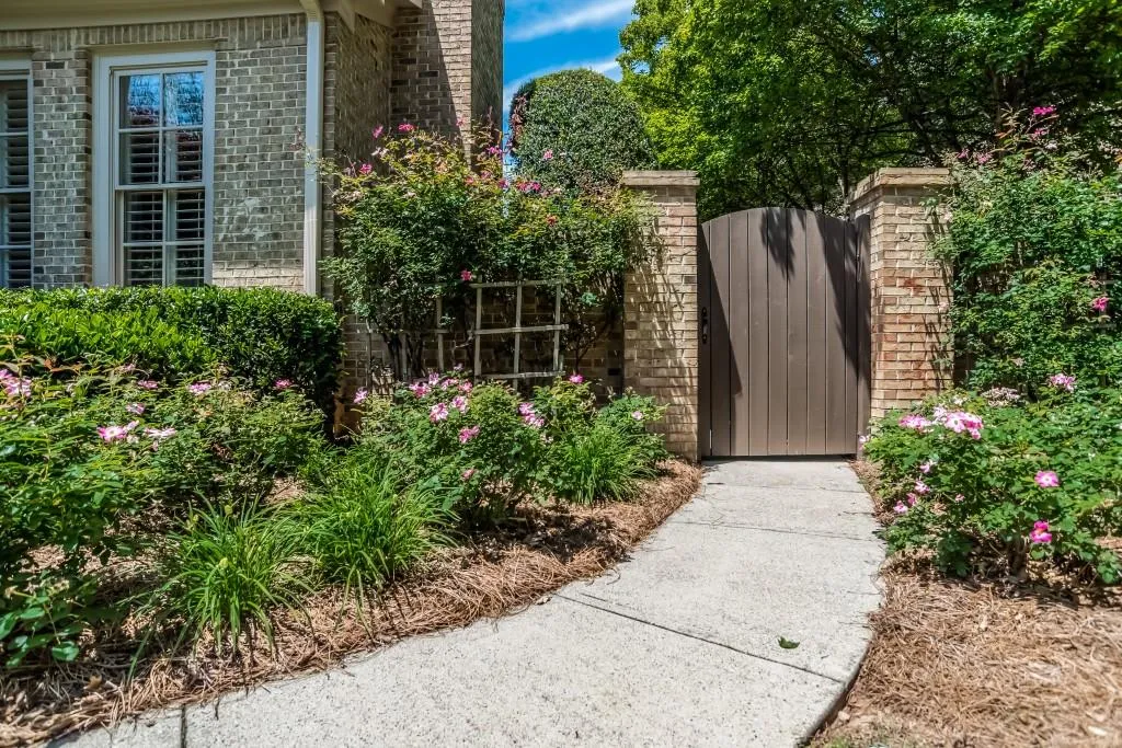 500 Glengate Cove, Sandy Springs, Georgia 30328, 5 Bedrooms Bedrooms, ,4 BathroomsBathrooms,Residential,Sold,500 Glengate Cove,5860316