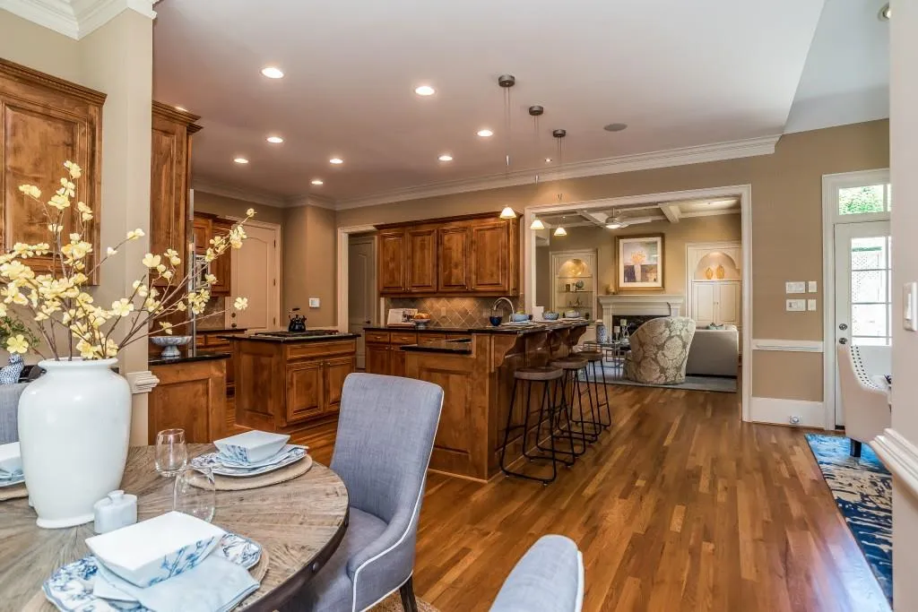 500 Glengate Cove, Sandy Springs, Georgia 30328, 5 Bedrooms Bedrooms, ,4 BathroomsBathrooms,Residential,Sold,500 Glengate Cove,5860316