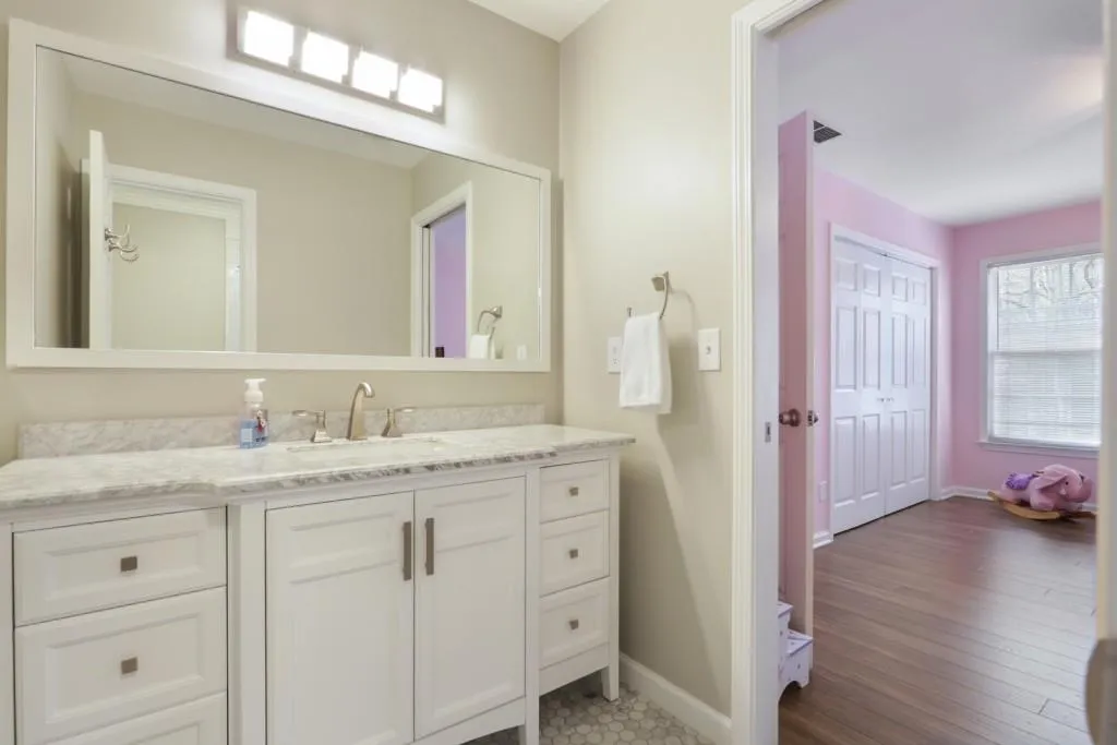 1045 Lancaster Walk, Atlanta, Georgia 30328, 4 Bedrooms Bedrooms, ,4 BathroomsBathrooms,Residential,Sold,1045 Lancaster Walk,6694181