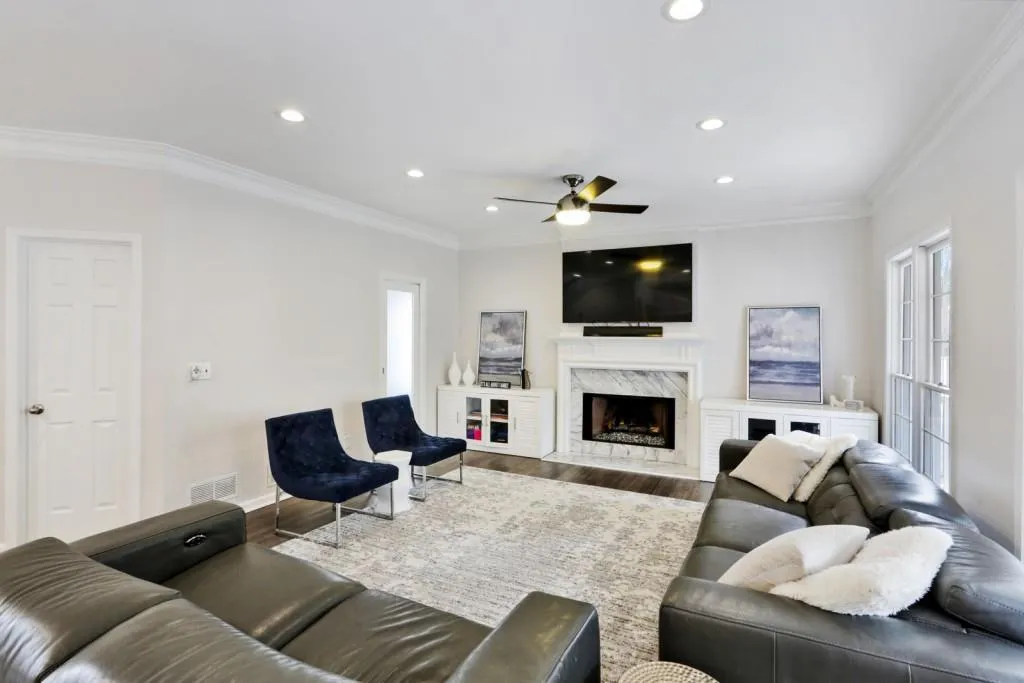 1045 Lancaster Walk, Atlanta, Georgia 30328, 4 Bedrooms Bedrooms, ,4 BathroomsBathrooms,Residential,Sold,1045 Lancaster Walk,6694181