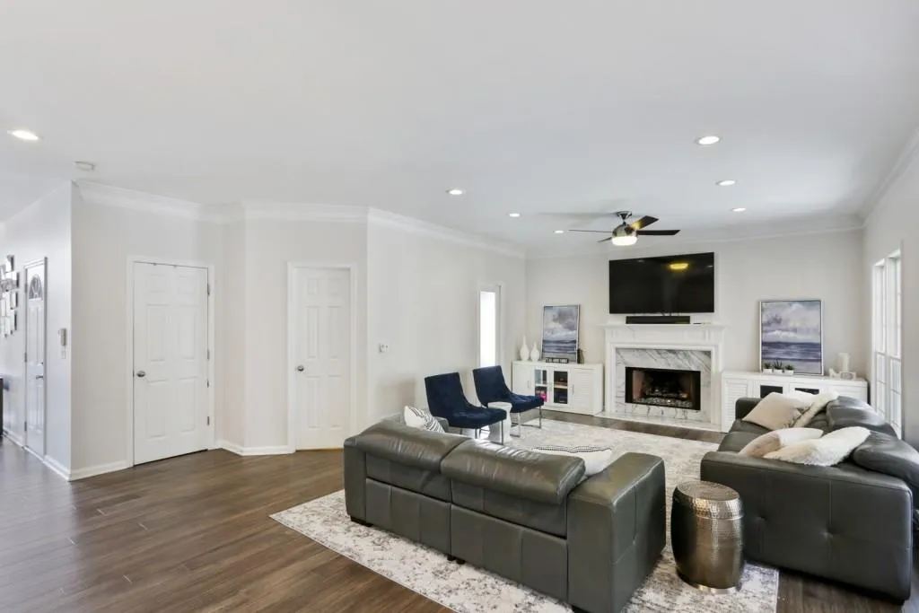 1045 Lancaster Walk, Atlanta, Georgia 30328, 4 Bedrooms Bedrooms, ,4 BathroomsBathrooms,Residential,Sold,1045 Lancaster Walk,6694181