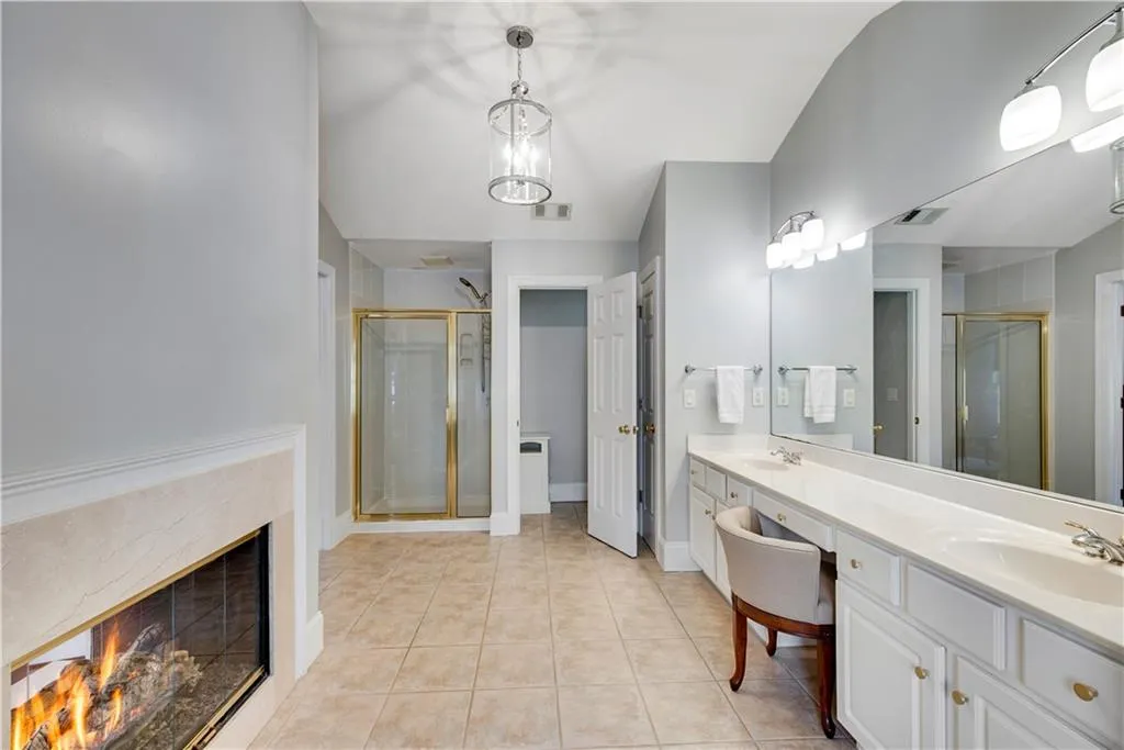 992 Wescott Lane, Atlanta, Georgia 30319, 4 Bedrooms Bedrooms, ,3 BathroomsBathrooms,Residential,For Sale,992 Wescott Lane,7743201