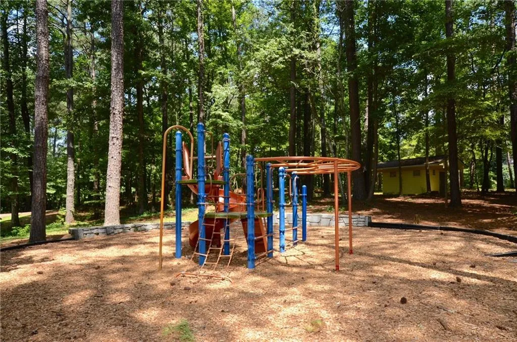992 Wescott Lane, Atlanta, Georgia 30319, 4 Bedrooms Bedrooms, ,3 BathroomsBathrooms,Residential,For Sale,992 Wescott Lane,7743201