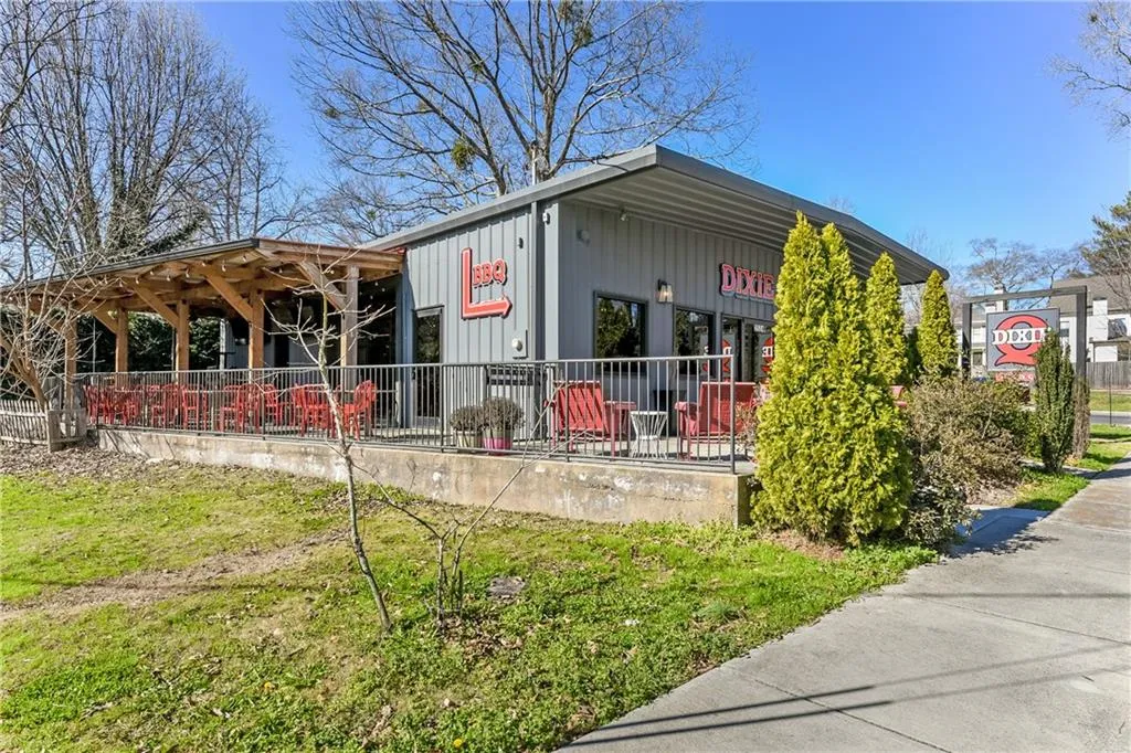992 Wescott Lane, Atlanta, Georgia 30319, 4 Bedrooms Bedrooms, ,3 BathroomsBathrooms,Residential,For Sale,992 Wescott Lane,7743201