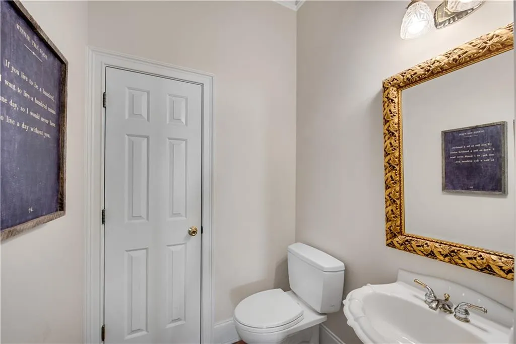 992 Wescott Lane, Atlanta, Georgia 30319, 4 Bedrooms Bedrooms, ,3 BathroomsBathrooms,Residential,For Sale,992 Wescott Lane,7743201
