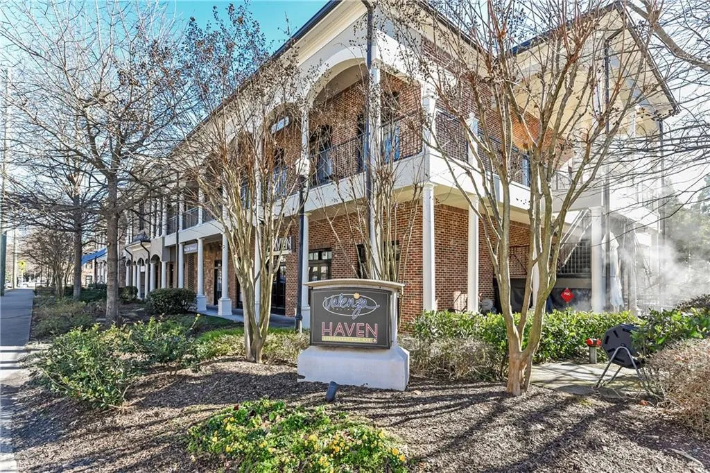 992 Wescott Lane, Atlanta, Georgia 30319, 4 Bedrooms Bedrooms, ,3 BathroomsBathrooms,Residential,For Sale,992 Wescott Lane,7743201