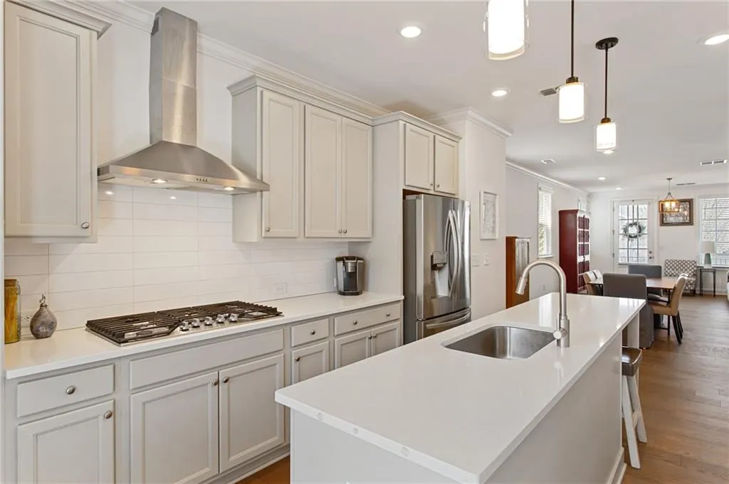 2527 Figaro Drive Unit 214, Atlanta, Georgia 30339, 3 Bedrooms Bedrooms, 0 ,3 BathroomsBathrooms,Residential,For Sale,2527 Figaro Drive Unit 214,7729784