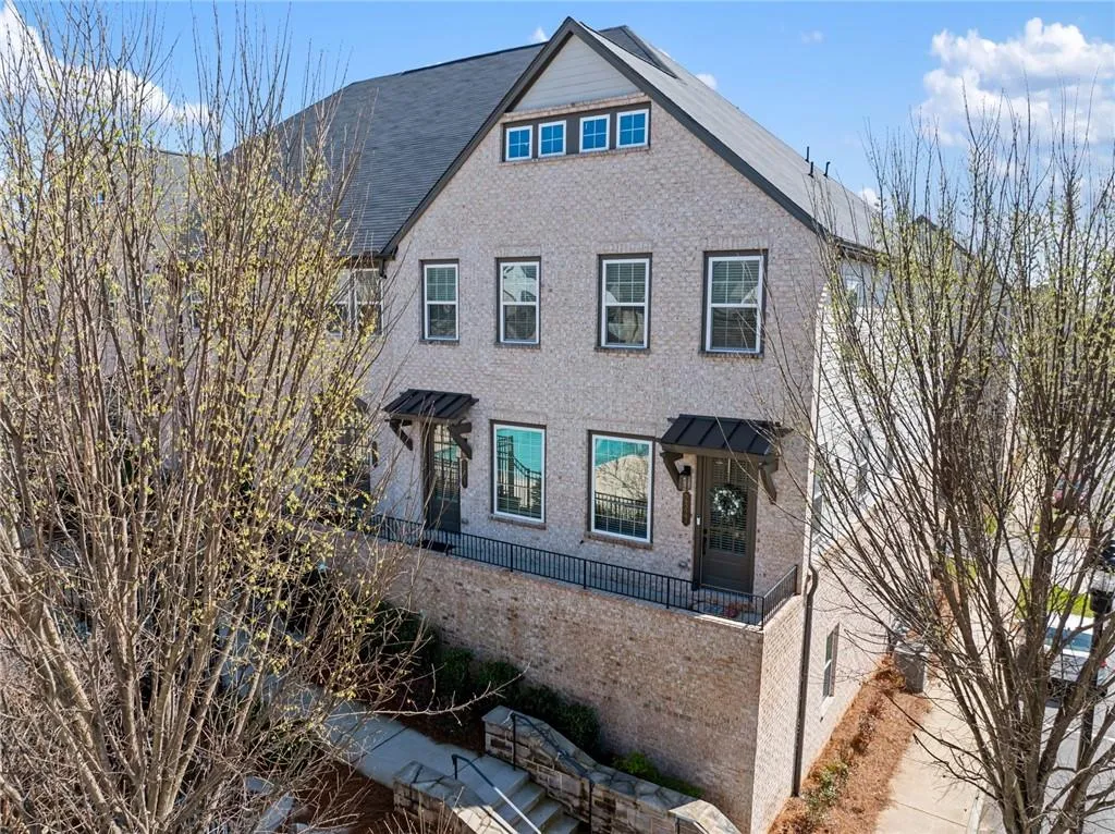 2527 Figaro Drive Unit 214, Atlanta, Georgia 30339, 3 Bedrooms Bedrooms, 0 ,3 BathroomsBathrooms,Residential,For Sale,2527 Figaro Drive Unit 214,7729784