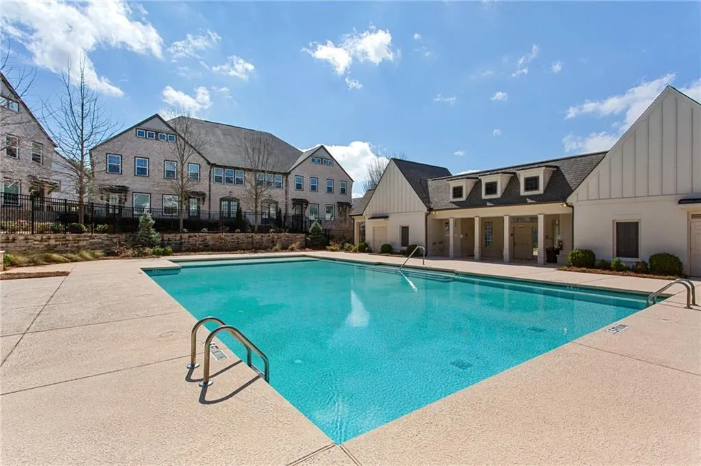 2527 Figaro Drive Unit 214, Atlanta, Georgia 30339, 3 Bedrooms Bedrooms, 0 ,3 BathroomsBathrooms,Residential,For Sale,2527 Figaro Drive Unit 214,7729784