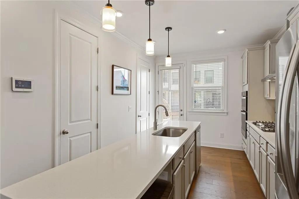 2527 Figaro Drive Unit 214, Atlanta, Georgia 30339, 3 Bedrooms Bedrooms, 0 ,3 BathroomsBathrooms,Residential,For Sale,2527 Figaro Drive Unit 214,7729784