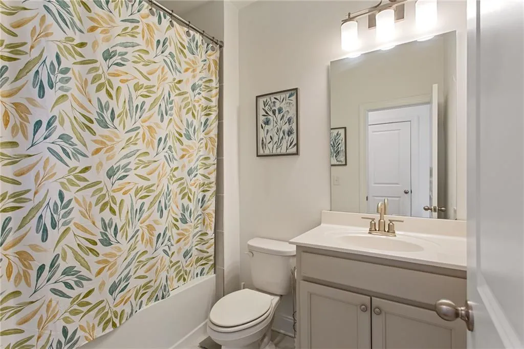 2527 Figaro Drive Unit 214, Atlanta, Georgia 30339, 3 Bedrooms Bedrooms, 0 ,3 BathroomsBathrooms,Residential,For Sale,2527 Figaro Drive Unit 214,7729784