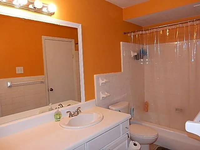 5400 Roswell Road Unit F-6, Atlanta, Georgia 30342, 1 Bedroom Bedrooms, ,1 BathroomBathrooms,Residential,Sold,5400 Roswell Road Unit F-6,5821514