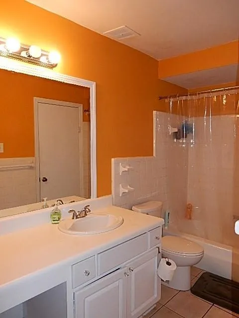5400 Roswell Road Unit F-6, Atlanta, Georgia 30342, 1 Bedroom Bedrooms, ,1 BathroomBathrooms,Residential,Sold,5400 Roswell Road Unit F-6,5821514