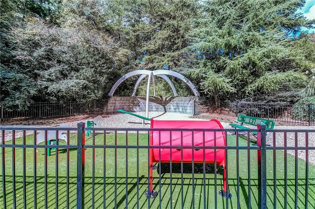 795 Hammond Drive Unit 813, Sandy Springs, Georgia 30328, 2 Bedrooms Bedrooms, ,2 BathroomsBathrooms,Residential,Sold,795 Hammond Drive Unit 813,6877356