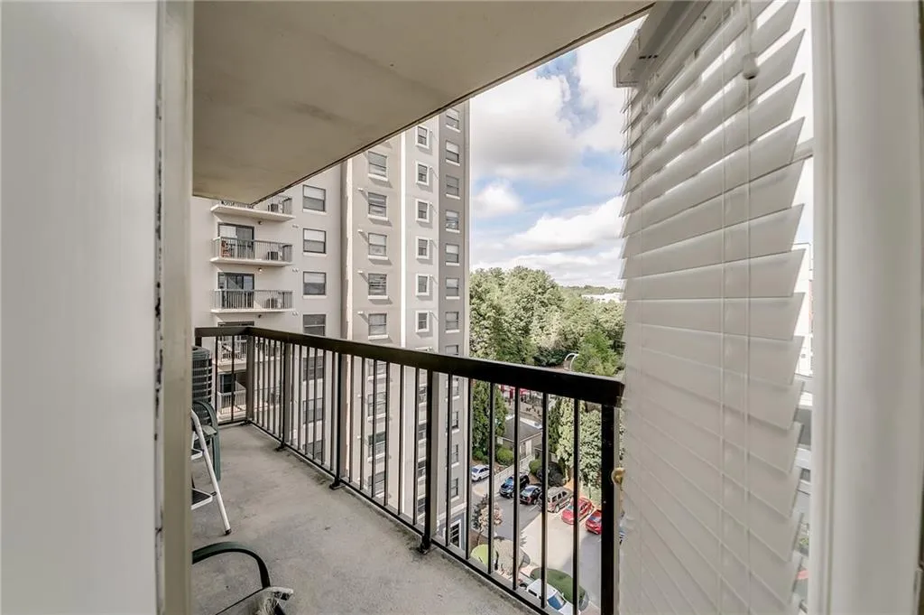 795 Hammond Drive Unit 813, Sandy Springs, Georgia 30328, 2 Bedrooms Bedrooms, ,2 BathroomsBathrooms,Residential,Sold,795 Hammond Drive Unit 813,6877356