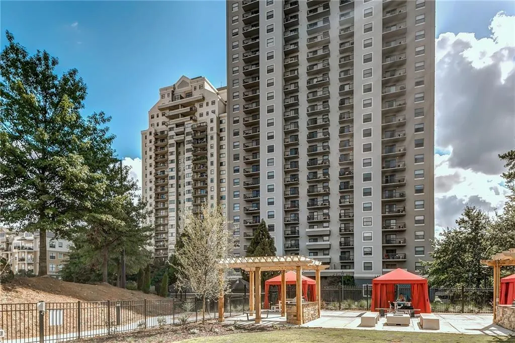 795 Hammond Drive Unit 813, Sandy Springs, Georgia 30328, 2 Bedrooms Bedrooms, ,2 BathroomsBathrooms,Residential,Sold,795 Hammond Drive Unit 813,6877356