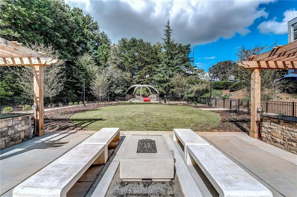 795 Hammond Drive Unit 813, Sandy Springs, Georgia 30328, 2 Bedrooms Bedrooms, ,2 BathroomsBathrooms,Residential,Sold,795 Hammond Drive Unit 813,6877356