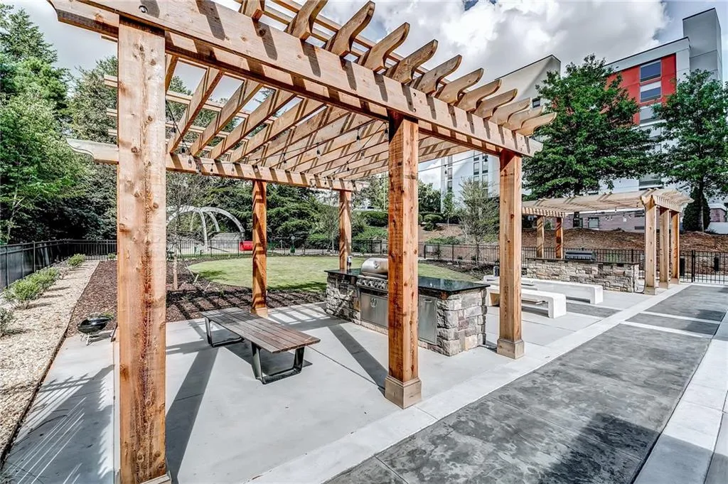 795 Hammond Drive Unit 813, Sandy Springs, Georgia 30328, 2 Bedrooms Bedrooms, ,2 BathroomsBathrooms,Residential,Sold,795 Hammond Drive Unit 813,6877356