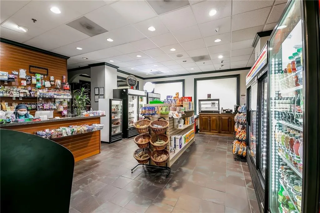 795 Hammond Drive Unit 813, Sandy Springs, Georgia 30328, 2 Bedrooms Bedrooms, ,2 BathroomsBathrooms,Residential,Sold,795 Hammond Drive Unit 813,6877356