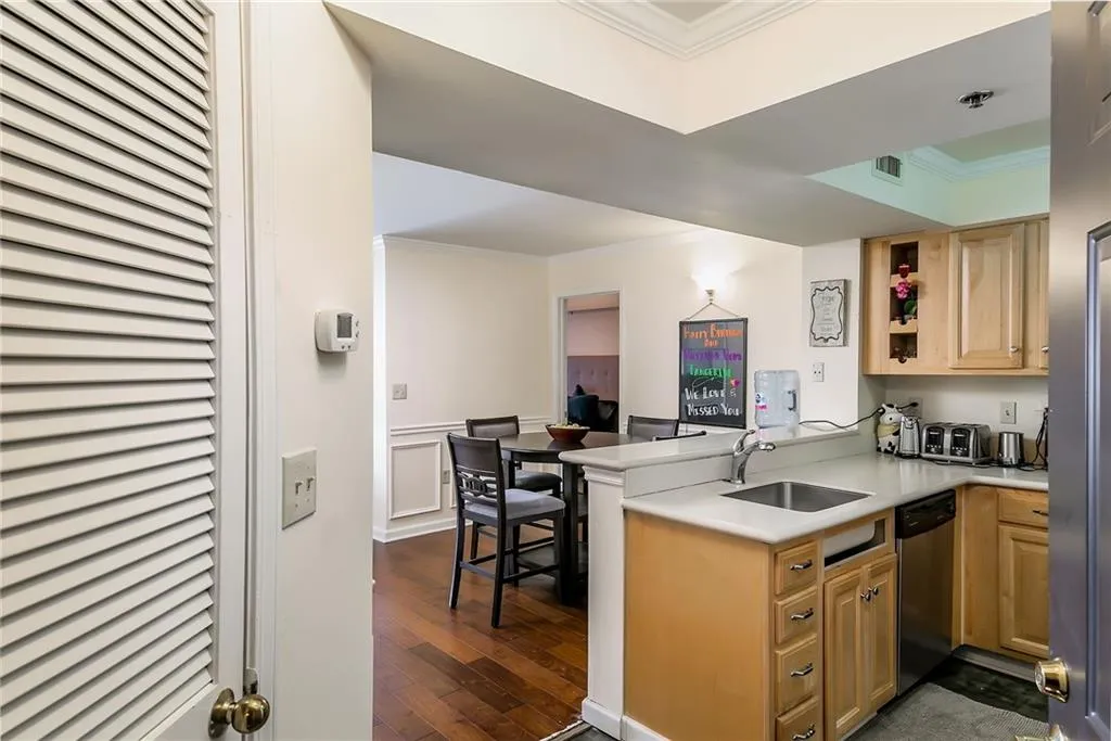 795 Hammond Drive Unit 813, Sandy Springs, Georgia 30328, 2 Bedrooms Bedrooms, ,2 BathroomsBathrooms,Residential,Sold,795 Hammond Drive Unit 813,6877356