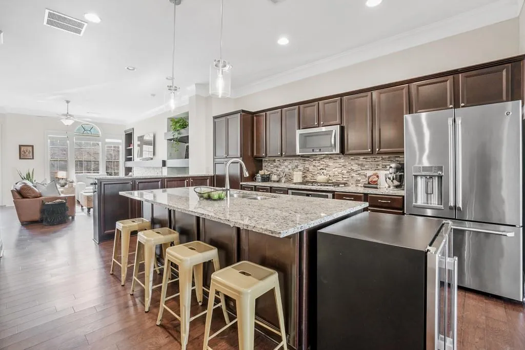 117 Alderwood Hill Ne, Sandy Springs, Georgia 30328, 3 Bedrooms Bedrooms, ,3 BathroomsBathrooms,Residential,Sold,117 Alderwood Hill Ne,6852393