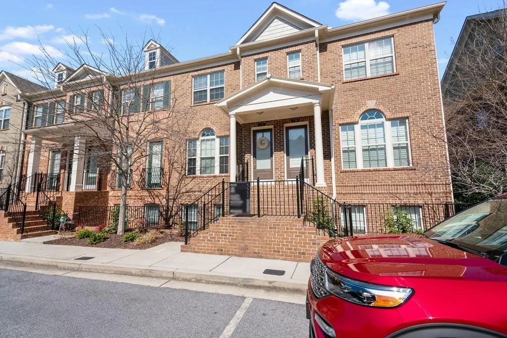 117 Alderwood Hill Ne, Sandy Springs, Georgia 30328, 3 Bedrooms Bedrooms, ,3 BathroomsBathrooms,Residential,Sold,117 Alderwood Hill Ne,6852393