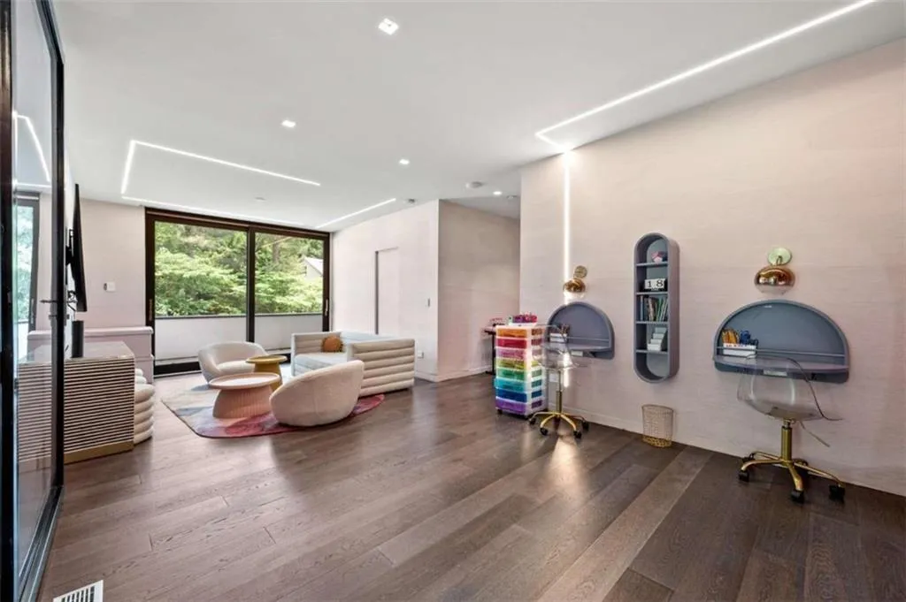 3891 Wieuca Road Ne, Atlanta, Georgia 30342, 5 Bedrooms Bedrooms, ,6 BathroomsBathrooms,Residential,For Sale,3891 Wieuca Road Ne,7638459