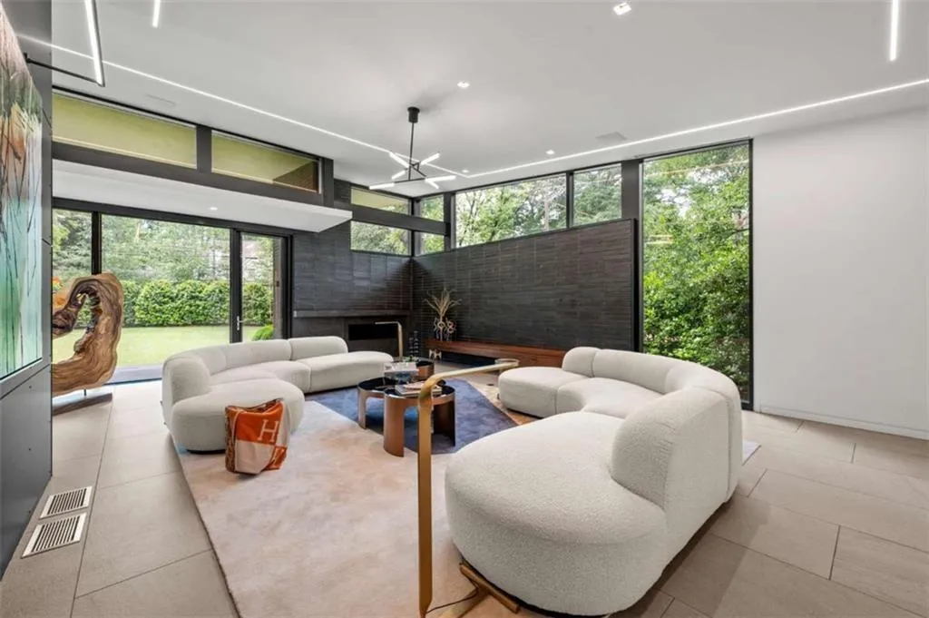 3891 Wieuca Road Ne, Atlanta, Georgia 30342, 5 Bedrooms Bedrooms, ,6 BathroomsBathrooms,Residential,For Sale,3891 Wieuca Road Ne,7638459