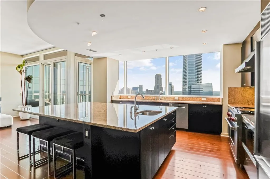 3325 Piedmont Road Ne Unit 2901, Atlanta, Georgia 30305, 3 Bedrooms Bedrooms, ,3 BathroomsBathrooms,Residential,For Sale,3325 Piedmont Road Ne Unit 2901,7617023