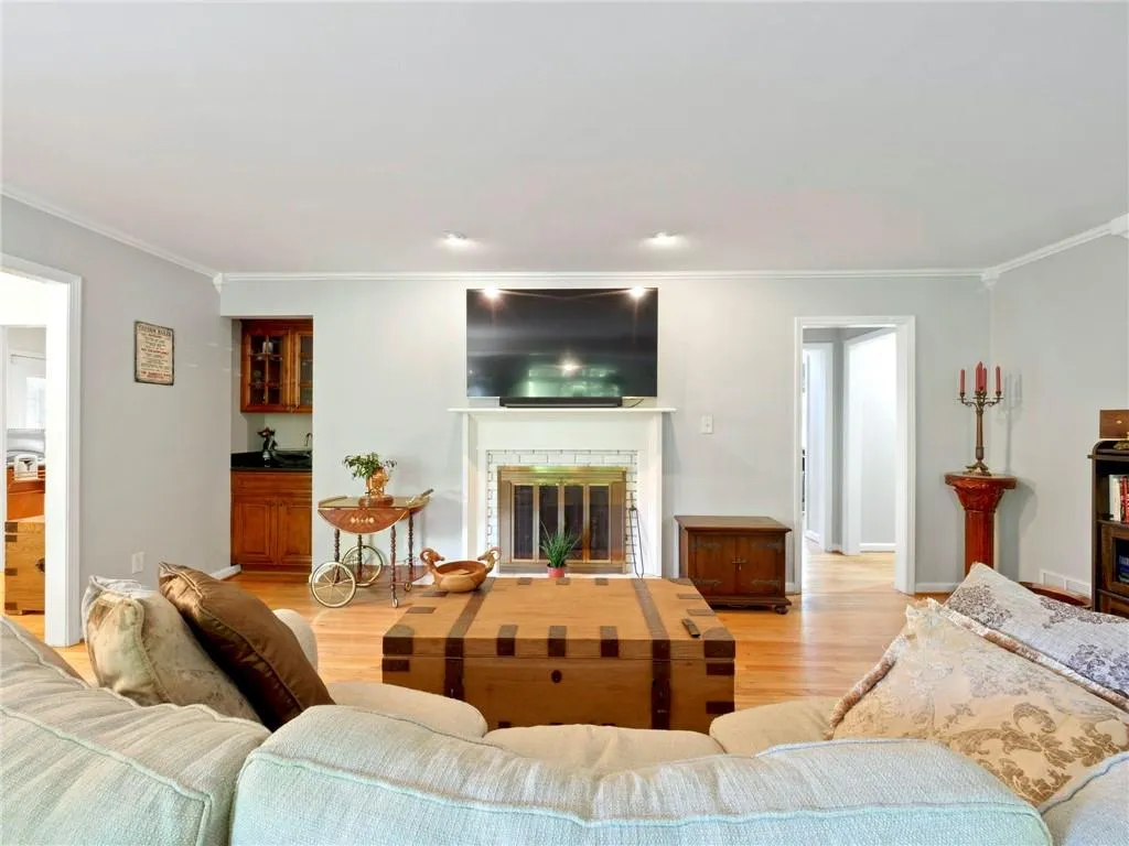 7000 Brandon Mill Road, Atlanta, Georgia 30328, 5 Bedrooms Bedrooms, ,4 BathroomsBathrooms,Residential,Sold,7000 Brandon Mill Road,6914970