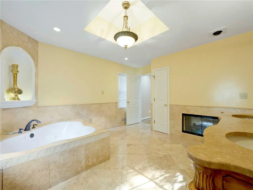 7000 Brandon Mill Road, Atlanta, Georgia 30328, 5 Bedrooms Bedrooms, ,4 BathroomsBathrooms,Residential,Sold,7000 Brandon Mill Road,6914970