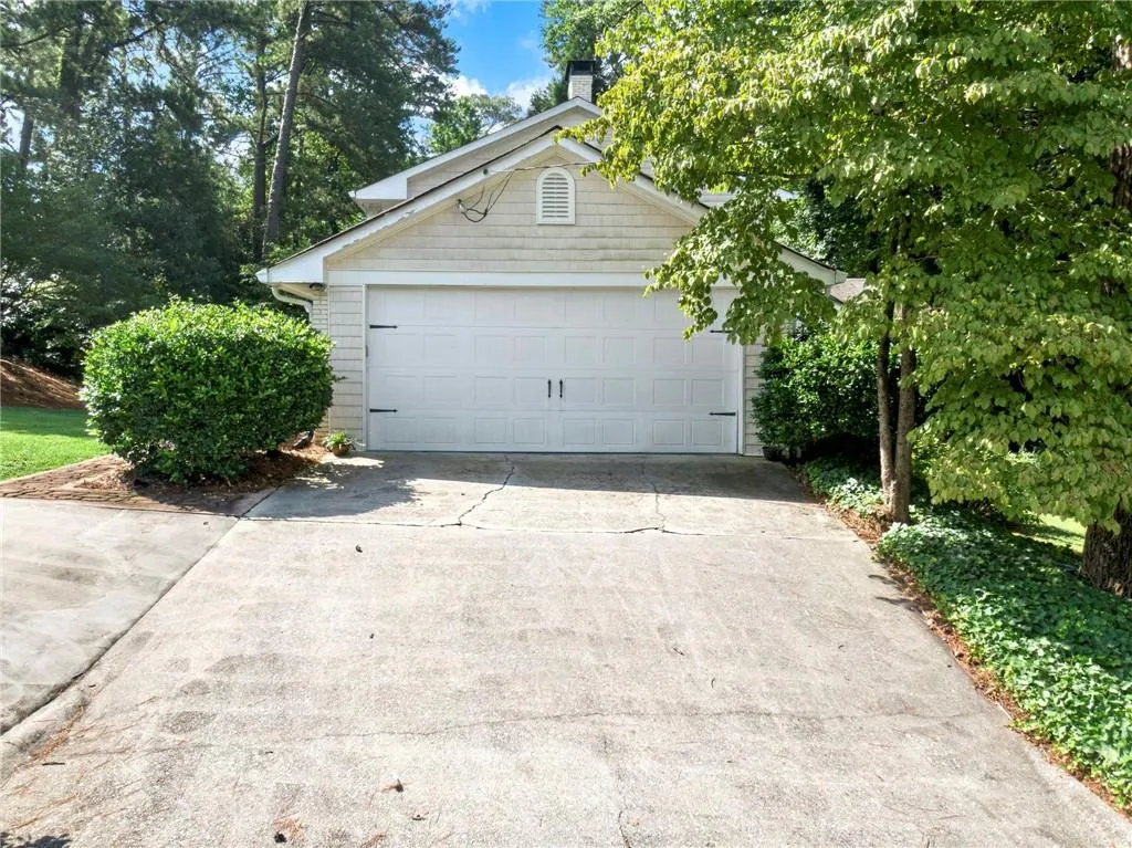 7000 Brandon Mill Road, Atlanta, Georgia 30328, 5 Bedrooms Bedrooms, ,4 BathroomsBathrooms,Residential,Sold,7000 Brandon Mill Road,6914970