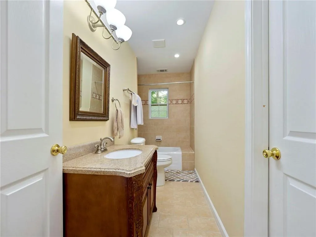 7000 Brandon Mill Road, Atlanta, Georgia 30328, 5 Bedrooms Bedrooms, ,4 BathroomsBathrooms,Residential,Sold,7000 Brandon Mill Road,6914970