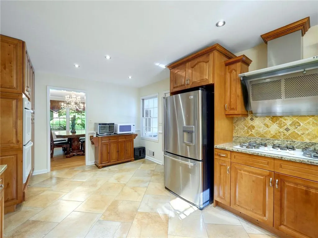 7000 Brandon Mill Road, Atlanta, Georgia 30328, 5 Bedrooms Bedrooms, ,4 BathroomsBathrooms,Residential,Sold,7000 Brandon Mill Road,6914970