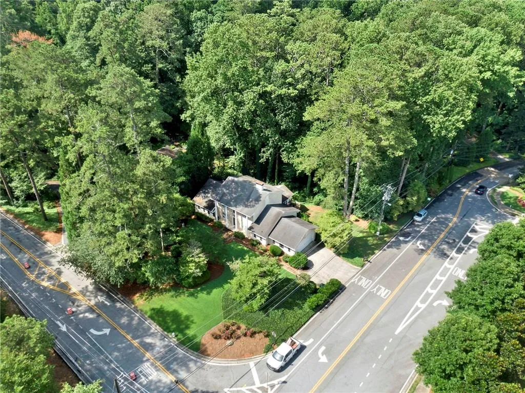 7000 Brandon Mill Road, Atlanta, Georgia 30328, 5 Bedrooms Bedrooms, ,4 BathroomsBathrooms,Residential,Sold,7000 Brandon Mill Road,6914970