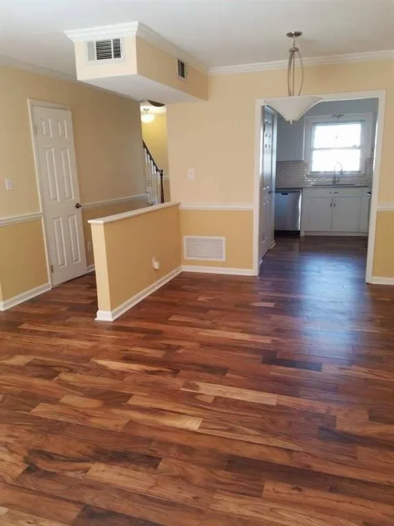 6700 Roswell Road Unit 30f, Sandy Springs, Georgia 30328, 2 Bedrooms Bedrooms, ,1 BathroomBathrooms,Residential,Sold,6700 Roswell Road Unit 30f,5828015