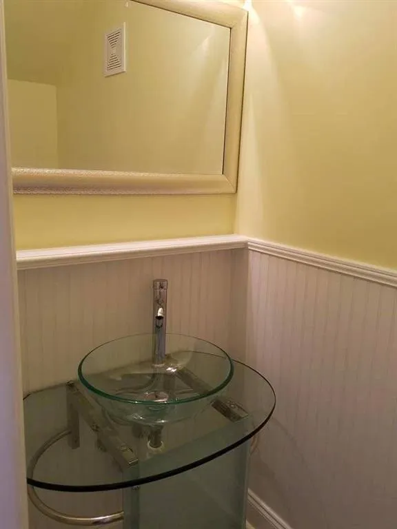 6700 Roswell Road Unit 30f, Sandy Springs, Georgia 30328, 2 Bedrooms Bedrooms, ,1 BathroomBathrooms,Residential,Sold,6700 Roswell Road Unit 30f,5828015
